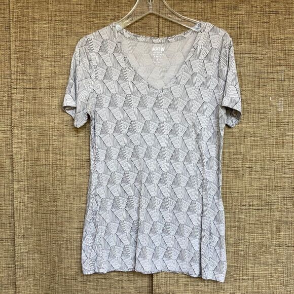 Apt 9 geo print rayon v neck tee shirt - Picture 1 of 5